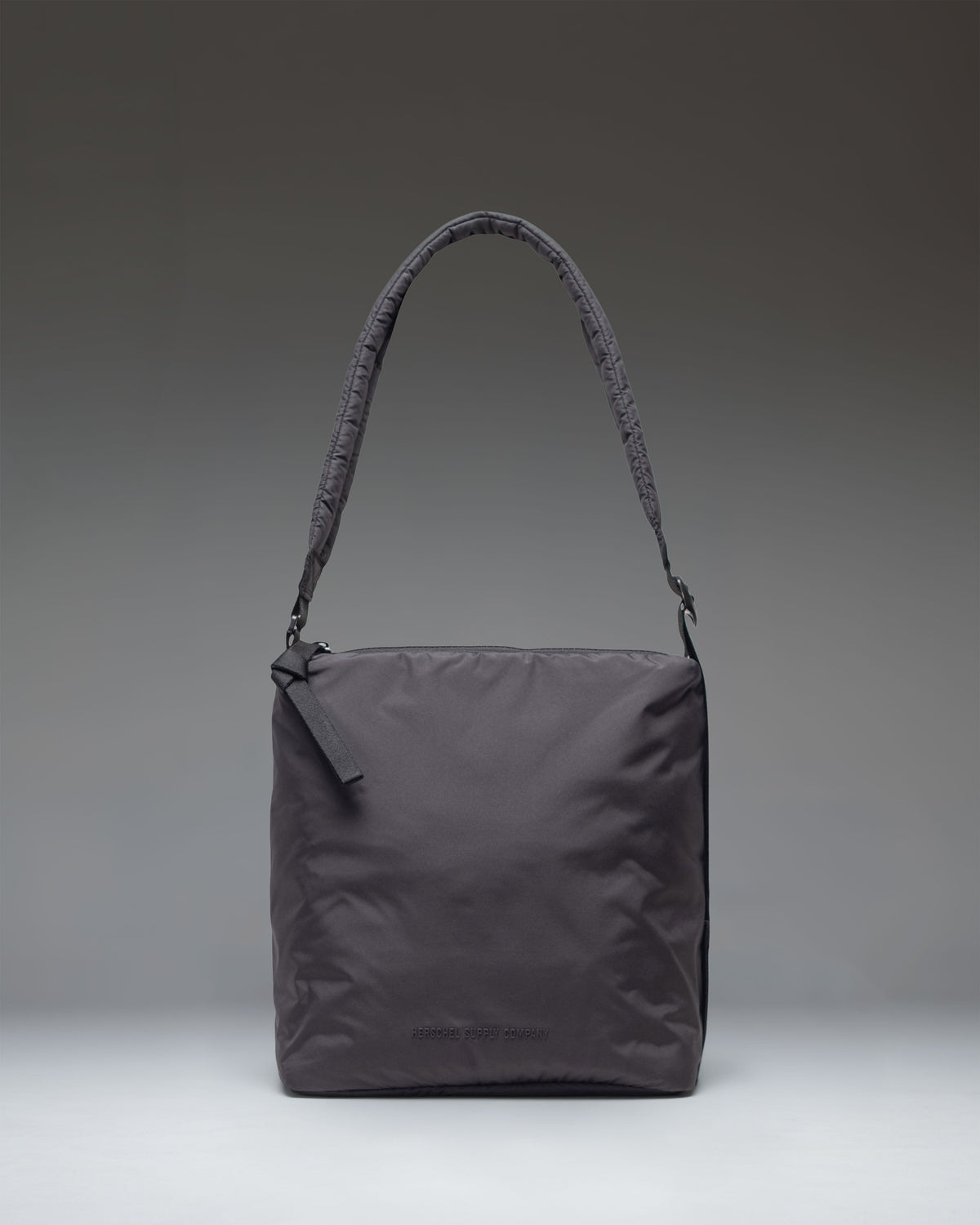 Cloudform Tote Small R0
